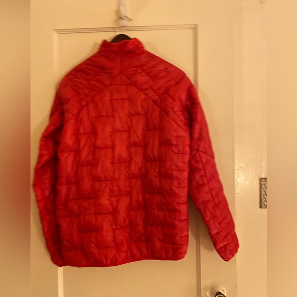 Patagonia Men’s MicroPuff XS in Fire - Picture 2 of 3
